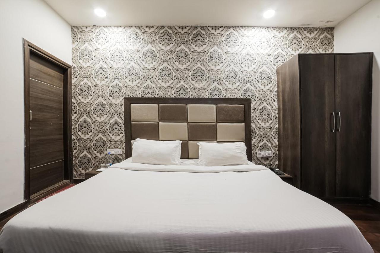 Townhouse Hollywood Heights Hotel Amritsar Exterior foto