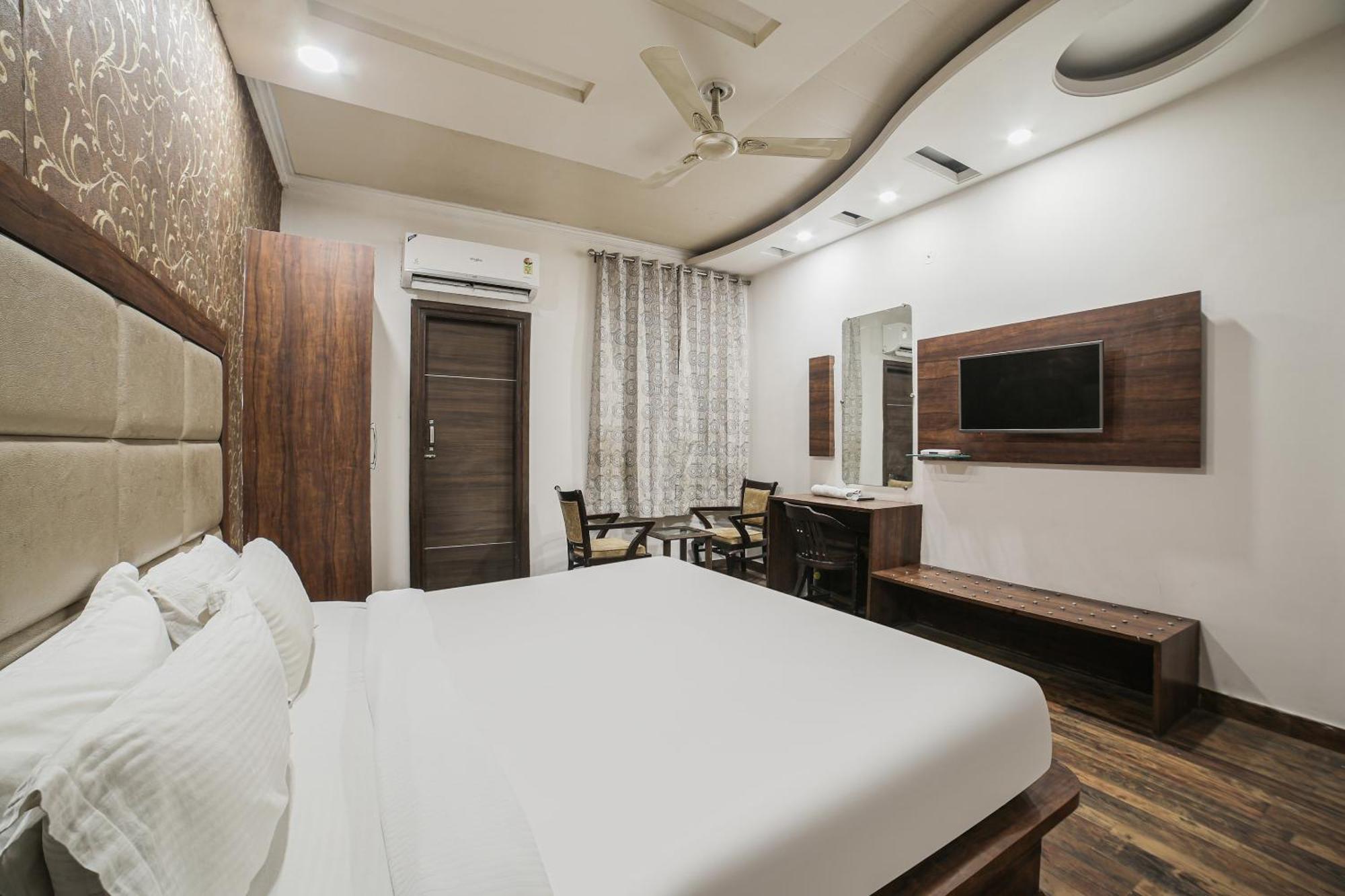 Townhouse Hollywood Heights Hotel Amritsar Exterior foto