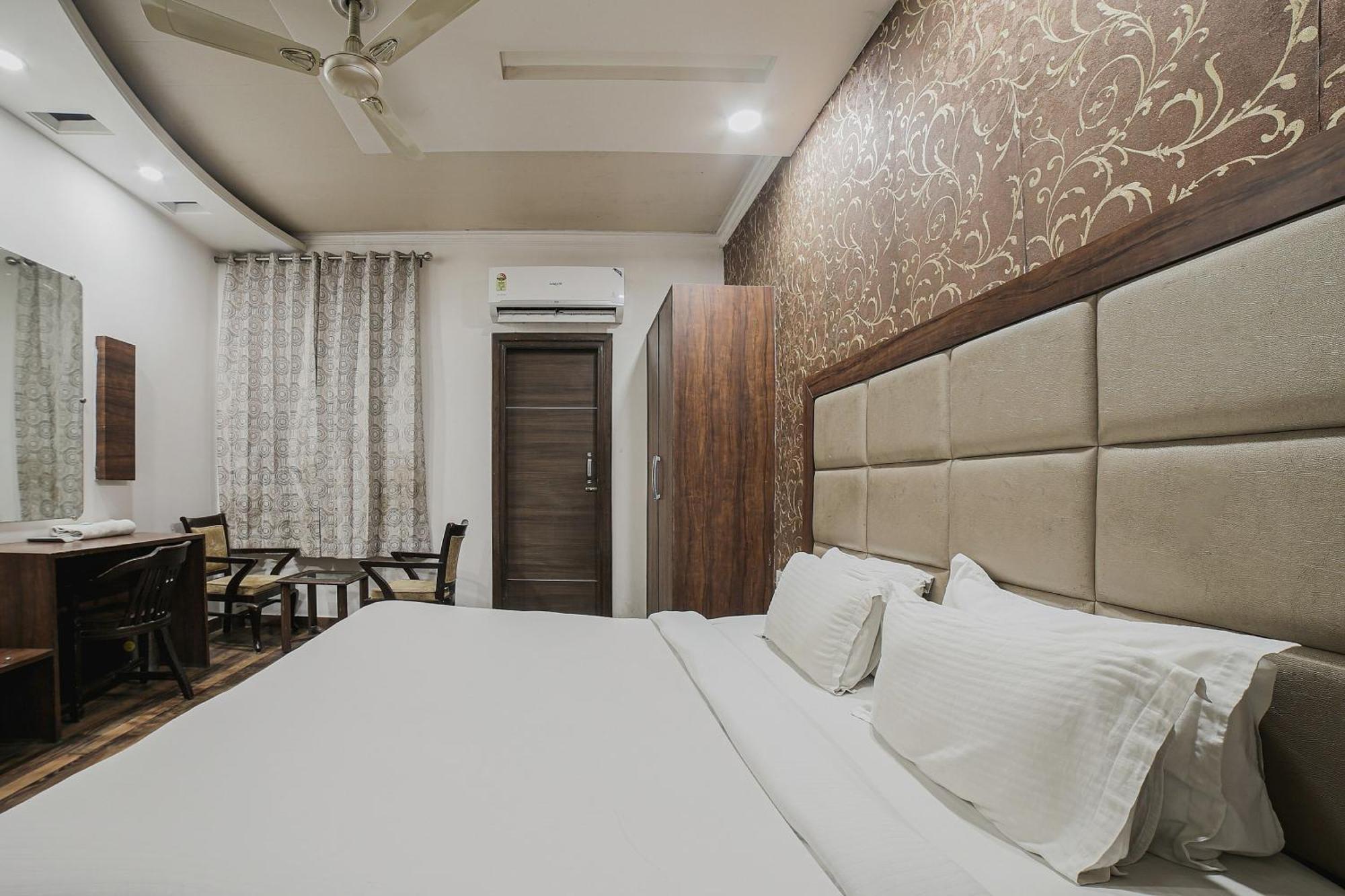 Townhouse Hollywood Heights Hotel Amritsar Exterior foto