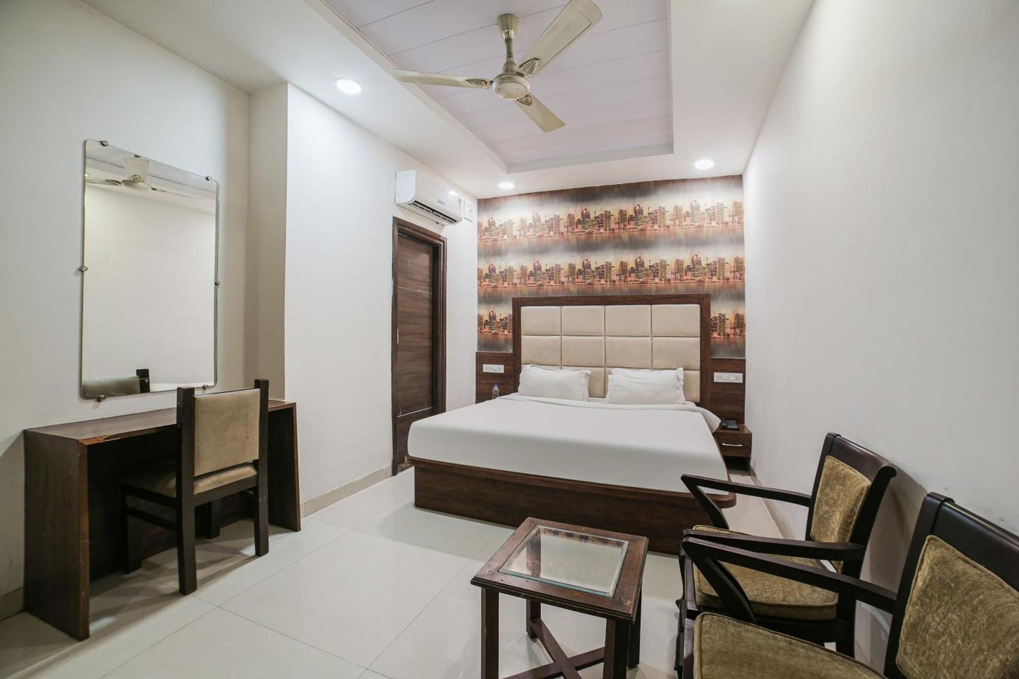 Townhouse Hollywood Heights Hotel Amritsar Exterior foto