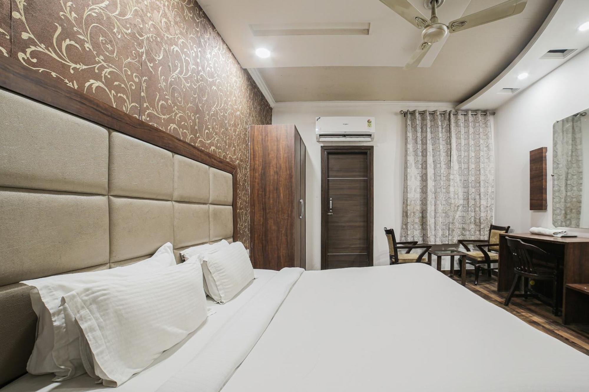 Townhouse Hollywood Heights Hotel Amritsar Exterior foto